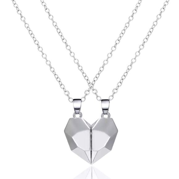 Accessories - ⭐️Silver Magnetic Heart ❤️ Necklace
